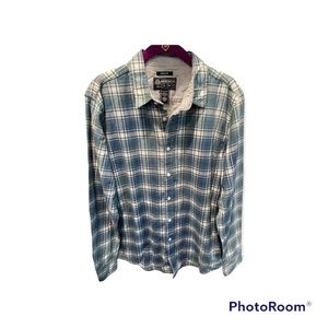Mens Medium. Long sleeve American Rag plaid shirt.